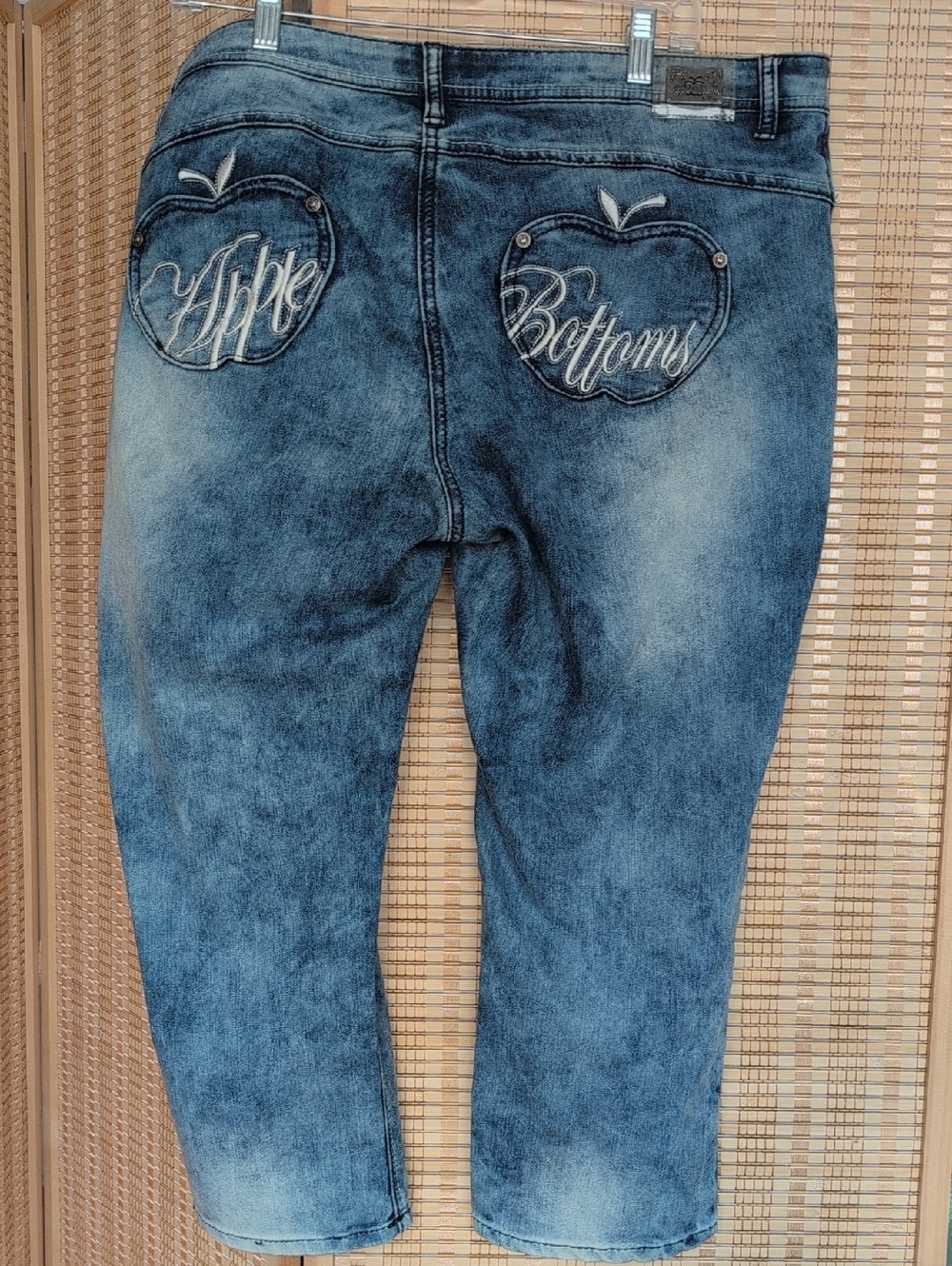 Apple Bottoms Blue Embroidered Back-Pocket Capri Jeans